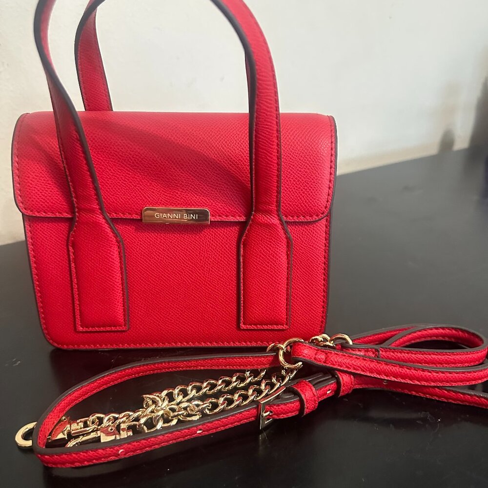 ❤️💄 Gianni Bini Mini Satchel Crossbody Red Structured Textured Top Handle Purse